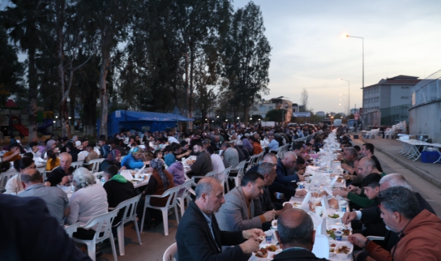 Kozan'da 2 bin mahalleli iftarda buluştu