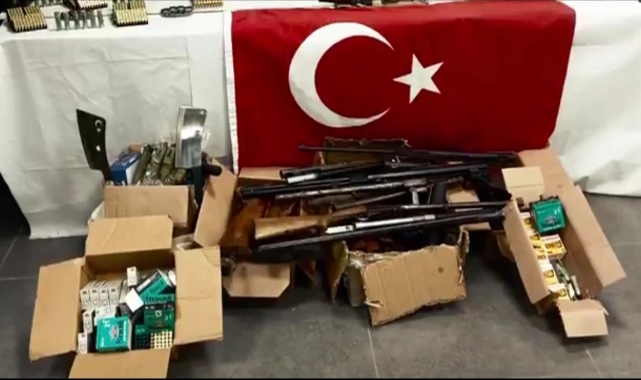 Malazgirt'te silah ve mühimmat ele geçirildi