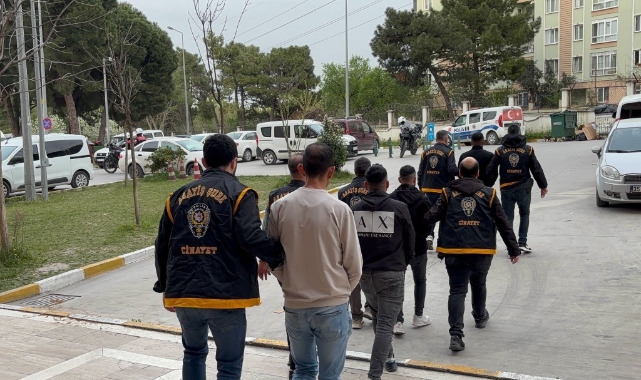 Manisa'da kaçırdıkları gencin ailesinden fidye isteyen çete çökertildi