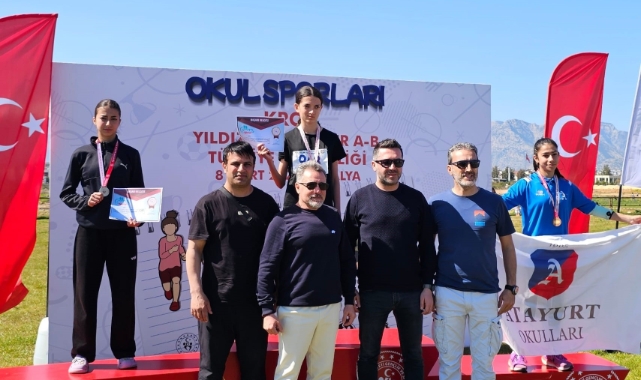 Manisalı sporcu Nida Deniz Karataş Türkiye şampiyonu oldu