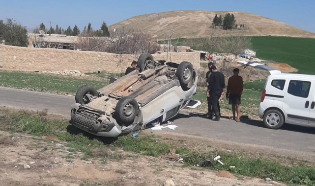 Mardin'de kontrolden çıkan araç takla attı: 2 yaralı