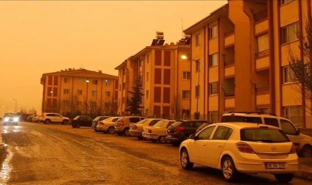 Meteoroloji uyardı: Dışarı çıkmayın, toz yağacak!