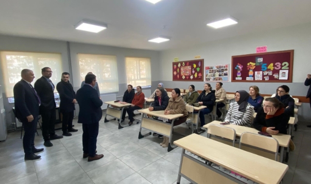 Muratlı'da Ebeveyn Okulu kursu açıldı