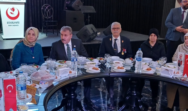 Mustafa Destici Bursa'da şehit ve gazi yakınları ile iftarda buluştu
