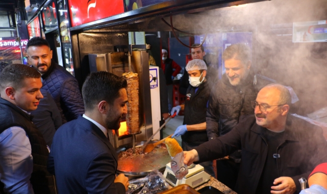 Mustafa Varank, Ankara'da gençlerle sahur yaptı