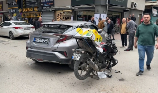 Müşteriye ait araçla kaza yapan otoparkçı, ehliyetsiz çıktı: Kaza anı kamerada
