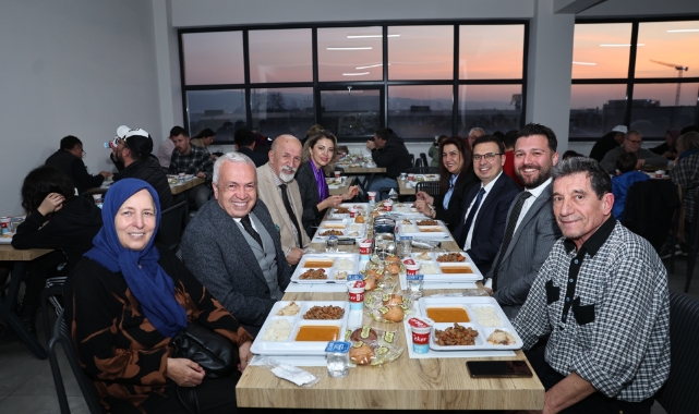 Nilüfer Belediye Başkanı Özdemir vatandaşlarla iftar yaptı