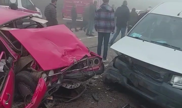 Ordu'da yoğun siste iki araç kafa kafaya çarpıştı