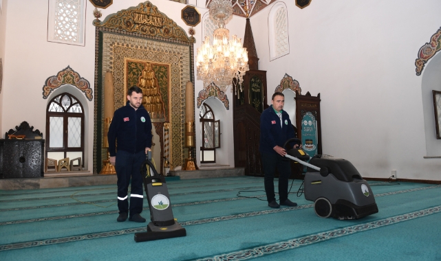 Osmangazi’de camiler bayrama hazır