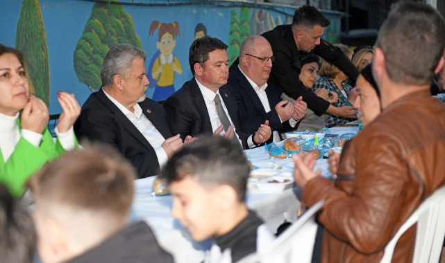 Osmangazi'de Yeşilova Mahallesi’nde 1000 kişilik iftar sofrası