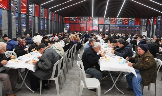 Osmangazi’nin iftar sofraları dolup taşıyor