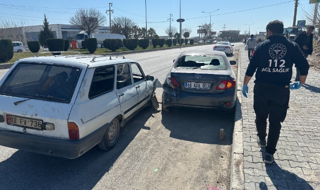 Otomobil park halindeki araca çarptı: 1 yaralı