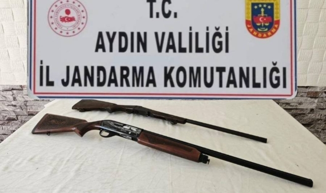 Ruhsatsız silahlarıyla yakalandı