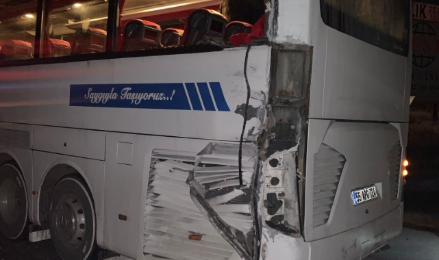 Samsunspor taraftarlarını taşıyan otobüse kamyon çarptı