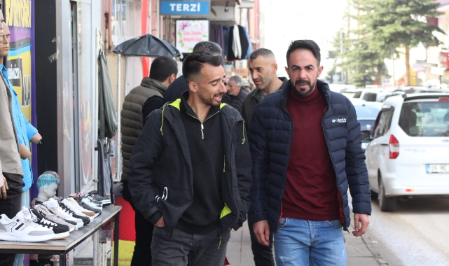 Sarıkamış’ta bayram alışverişi yoğunluğu yaşanıyor