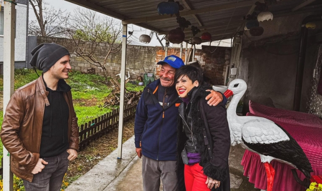 Şarkıcı Aydilge'den balıkçı Adem Yılmaz ve Yaren Leylek'e ziyaret
