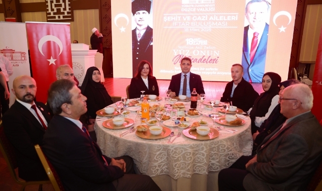Şehit yakınları ve gazilerle iftar yaptı