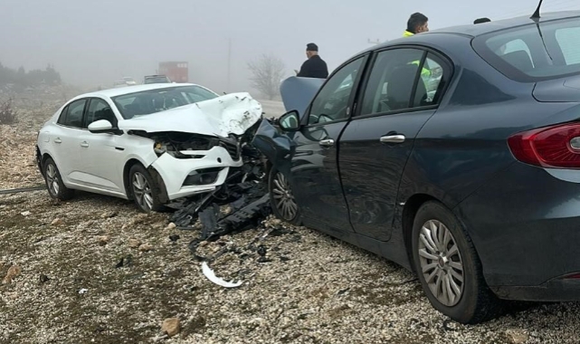 Seydikemer'de otomobiller çarpıştı: 2 yaralı