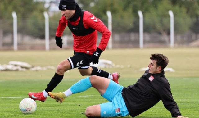 Sivasspor antrenman maçı yaptı