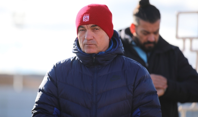 Sivasspor'da teknik direktör bilmecesi sürüyor