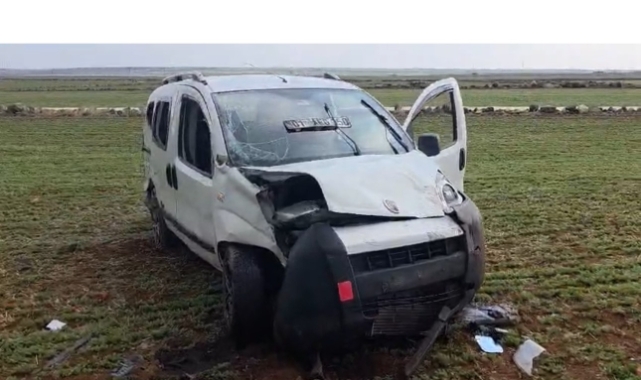 Siverek’te hafif ticari araç devrildi! 1 ölü 2 yaralı