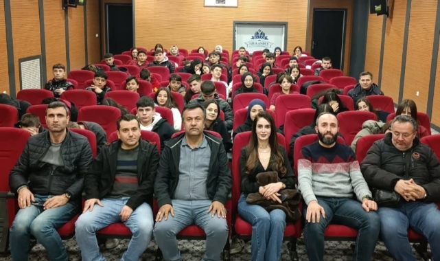 Söyleşi sırasında gerçeği aratmayan deprem tatbikatı