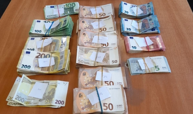 Tam 62 bin 770 euroyu bakın nereye saklamış!