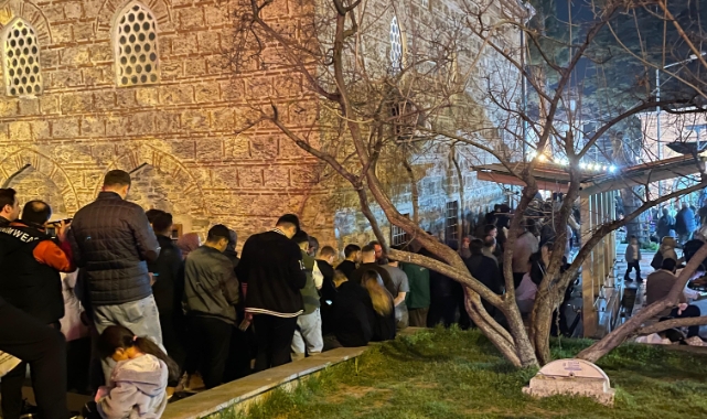 Tarihi Abdal Meydanı'nda sahur yoğunluğu 