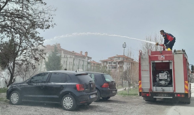 Tavşanlı’da eski lastik yangını kısa sürede söndürüldü