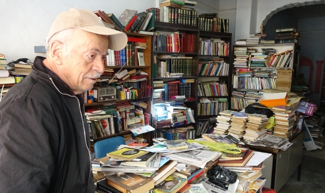 Tavşanlı'da ücretsiz kitap dağıtan kitabevinde hırsızlık