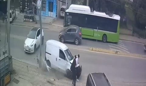 U dönüşü yapan sürücü faciaya sebep oluyordu