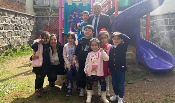 Uşak Belediyesi'nden miniklere anlamlı ziyaret