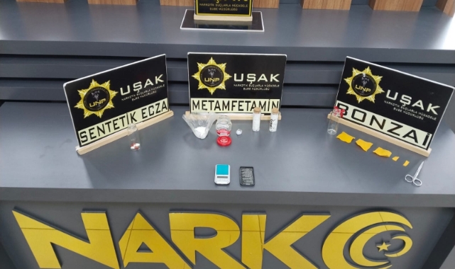 Uşak’ta 2 uyuşturucu satıcısı tutuklandı