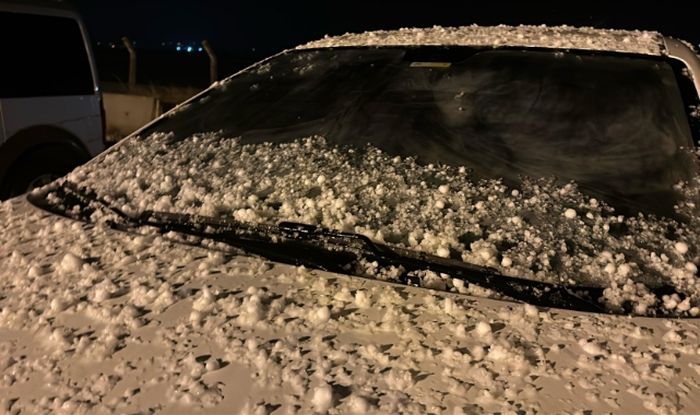 Uşak'ta dolu yağışı etkili oldu