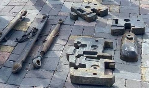Uşak’ta traktör parçası çalan hırsızlar kıskıvrak yakalandı