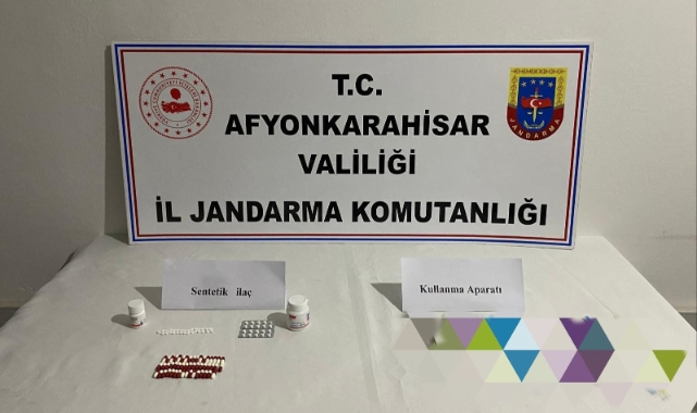 Uyuşturucu haplarla yakalanan 3 kişi gözaltına alındı
