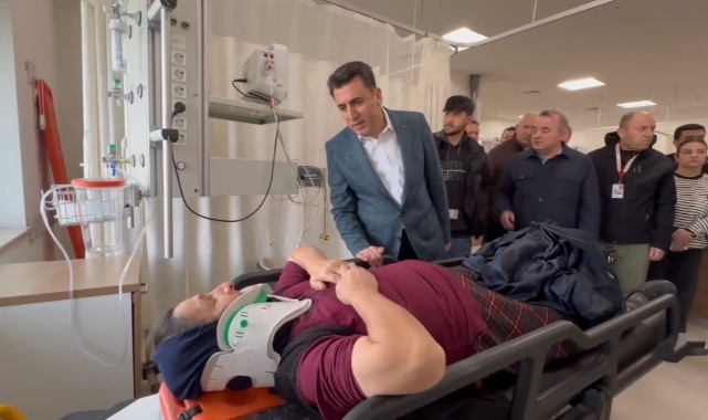 Vali Aygöl Bilecik'teki otobüs kazasında yaralananları ziyaret etti