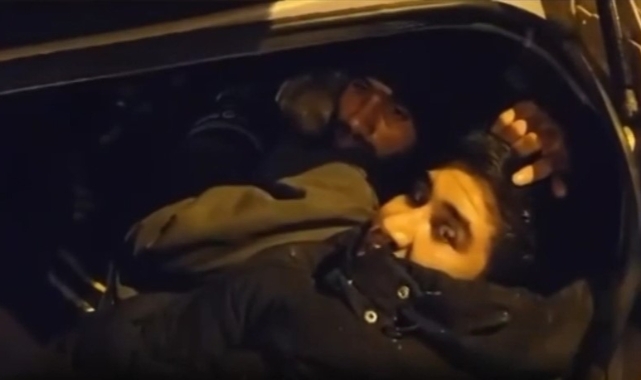 Van'da otomobil bagajında 6 düzensiz göçmen yakalandı