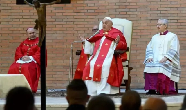 Vatikan'dan Papa'nın sağlık durumuna ilişkin yeni açıklama