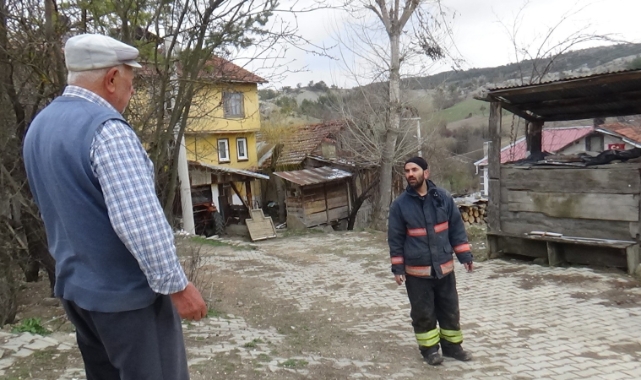 Yangın söndürmeye gelen itfaiyeciyle ilginç diyalog! "Su atmayın evin içi su dolar"