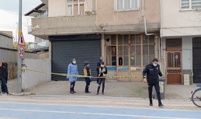 Yaşlı adam evinde ölü bulundu