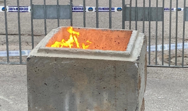 Yer altından çıkan gaz 6 gündür yanmaya devam ediyor