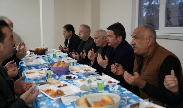 Osmangazi Belediye Başkanı Erkan Aydın vatandaşlarla iftar yaptı