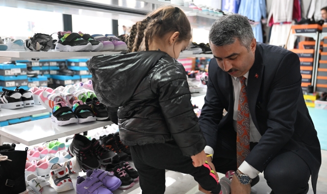 Yıldırım Belediyesi bayram öncesi çocukların yüzünü güldürdü