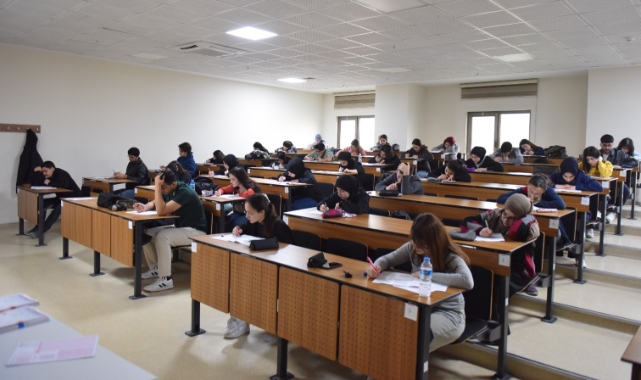 Yıldırım Belediyesi'nden üniversite adaylarına sınav provası