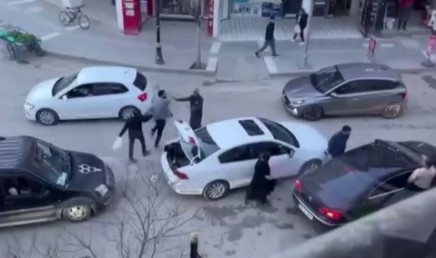 Yol verme meselesinde sopalar konuştu