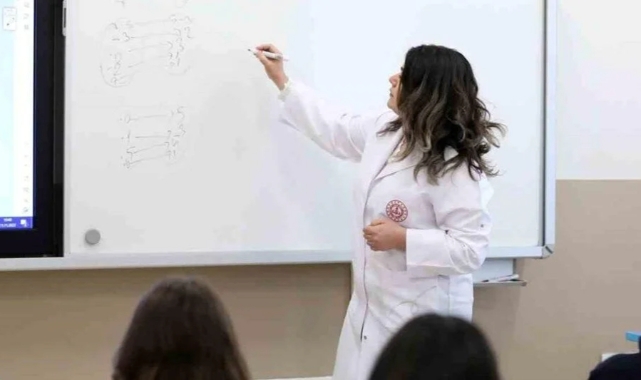 2025 öğretmenlerin ek ders ücreti ne kadar?