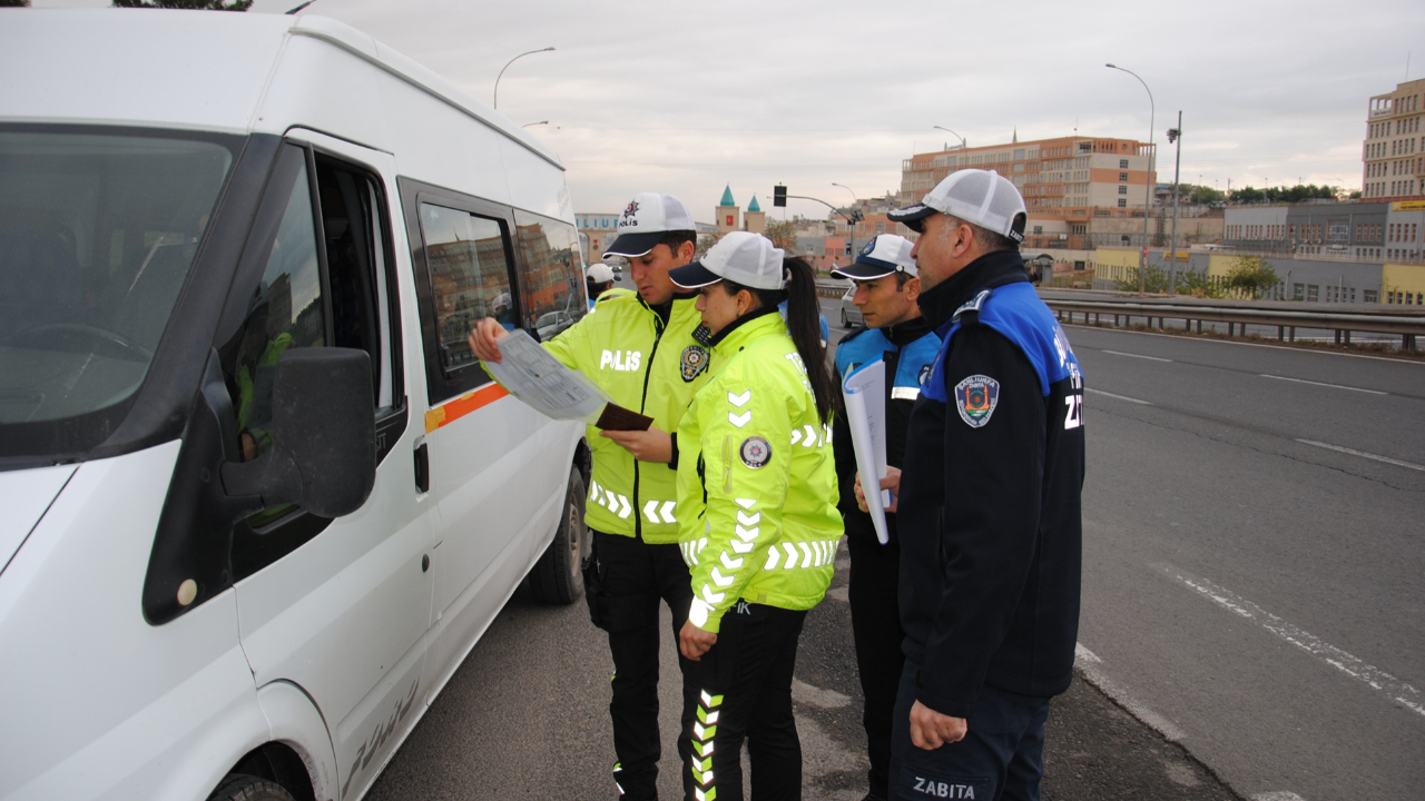 Şanlıurfa’da personel servis araçlarına denetim
