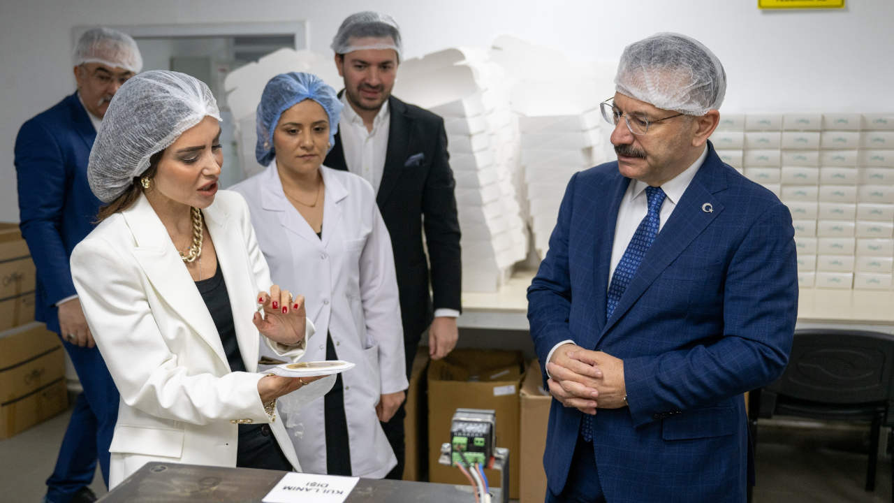 Vali Aksoy'dan Eskişehir'deki fabrikalara 1 Mayıs ziyareti