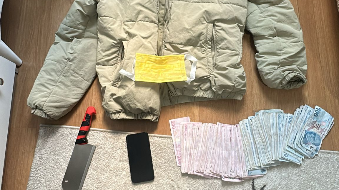 Bağcılar'da market çalışanını bıçakla tehdit ederek 80 bin lirayı gasp etti